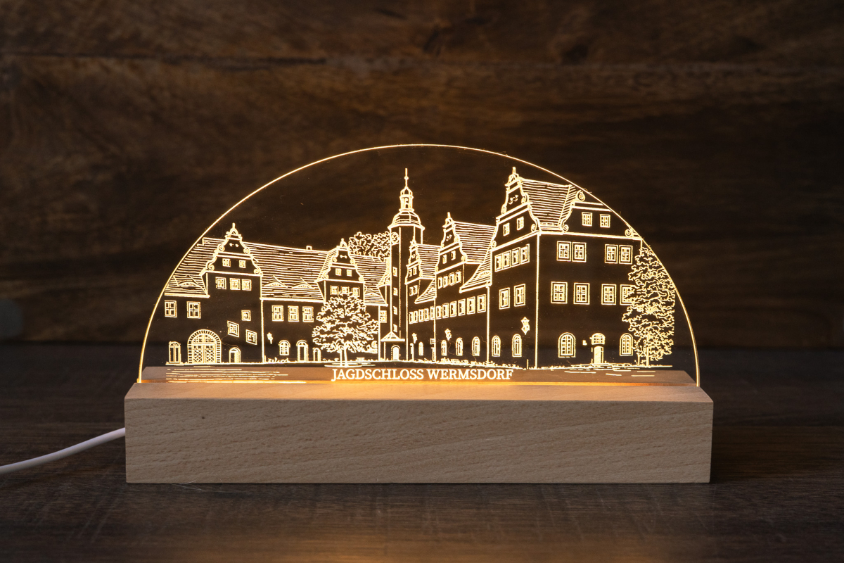 Warmweiß leuchtende LED Acrylglas-Lampe mit Gravur von Schloss Hubertusburg auf Holzsockel
